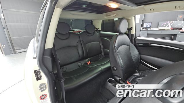 Mini Cooper 2012 — photo 17
