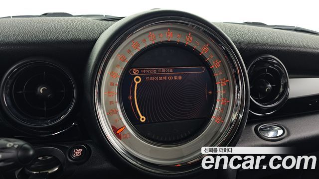 Mini Cooper 2012 — photo 23