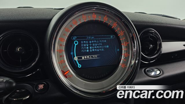 Mini Cooper 2012 — photo 24