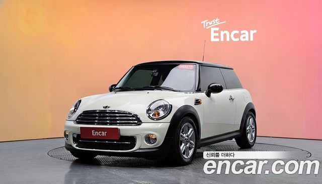 Mini Cooper 2012 — photo 1