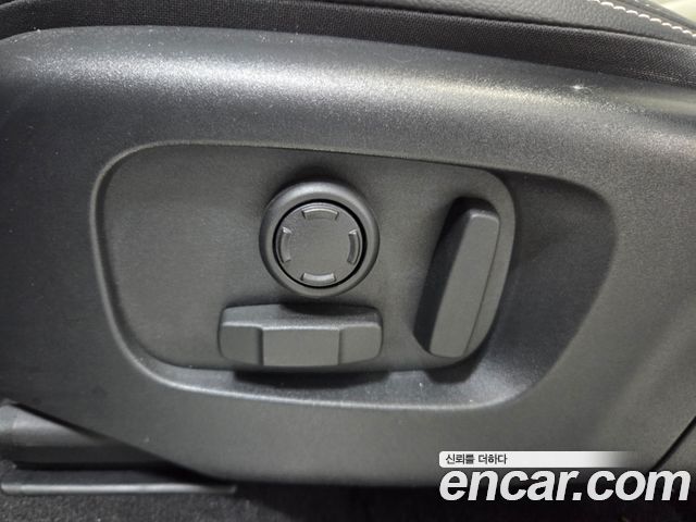 Land Rover Discovery Sport 2024 — photo 12