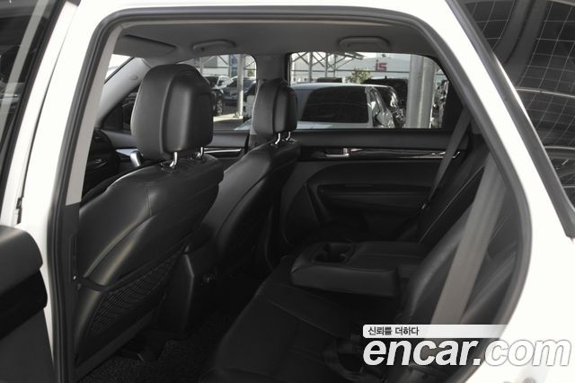 Kia Sorento 2010 — photo 11