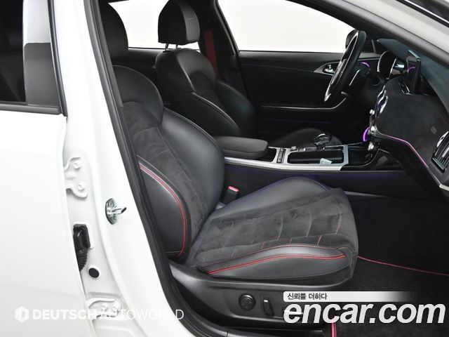 Kia Stinger 2022 — photo 10