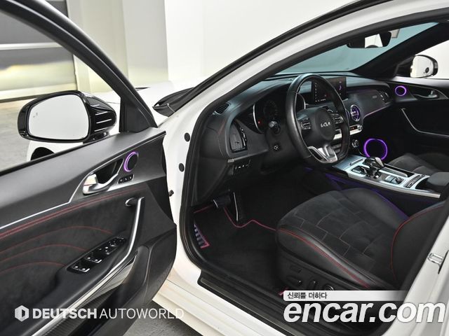 Kia Stinger 2022 — photo 11
