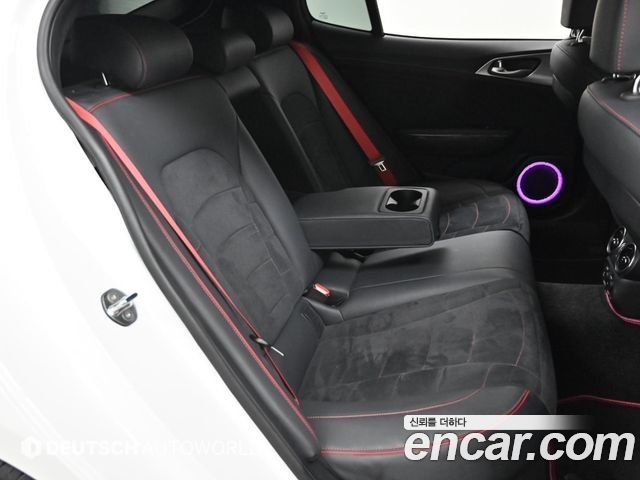 Kia Stinger 2022 — photo 12