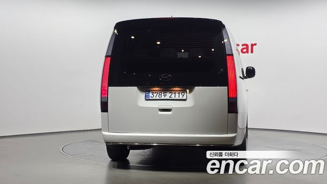 Hyundai Staria 2025 — photo 4