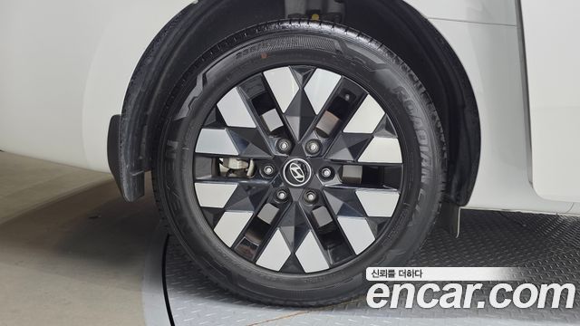 Hyundai Staria 2025 — photo 5
