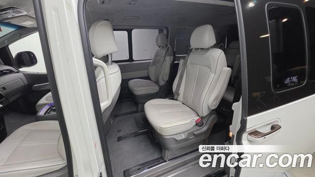 Hyundai Staria 2025 — photo 19