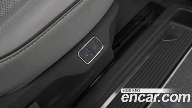 Hyundai Staria 2025 — photo 25