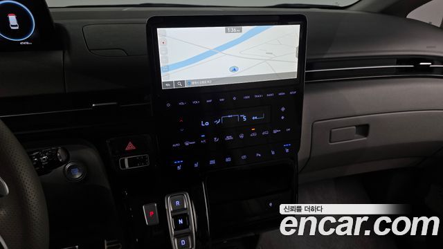 Hyundai Staria 2025 — photo 16