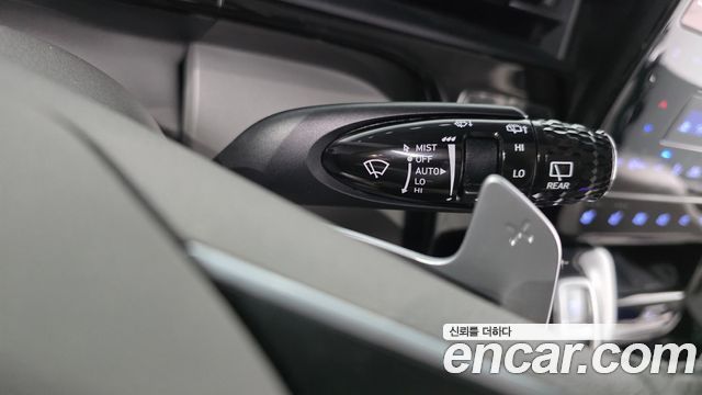 Hyundai Staria 2025 — photo 28