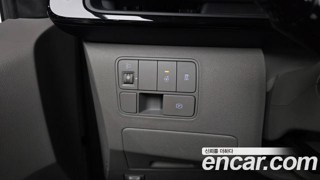 Hyundai Staria 2025 — photo 30