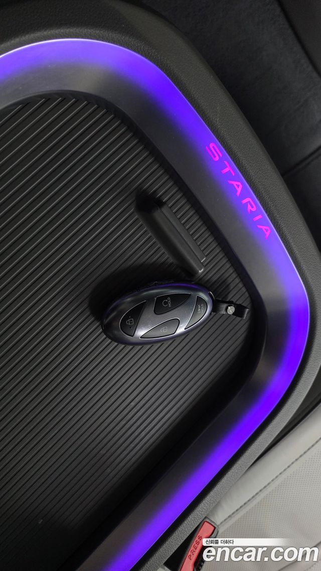 Hyundai Staria 2025 — photo 31