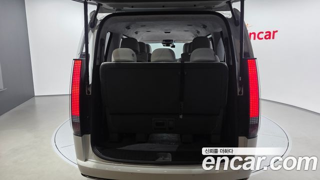 Hyundai Staria 2025 — photo 38