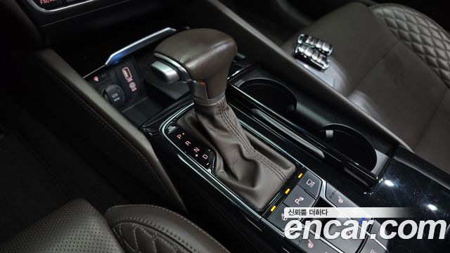 Kia K7 2017 — photo 12