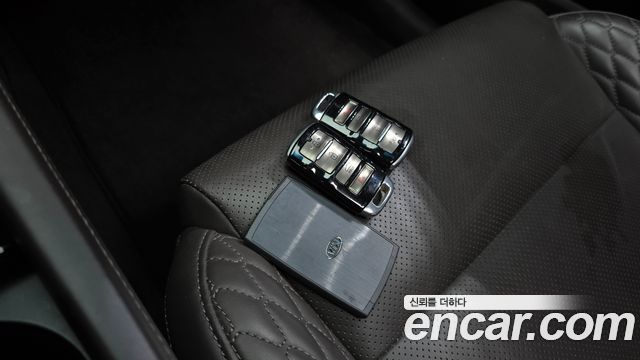Kia K7 2017 — photo 23