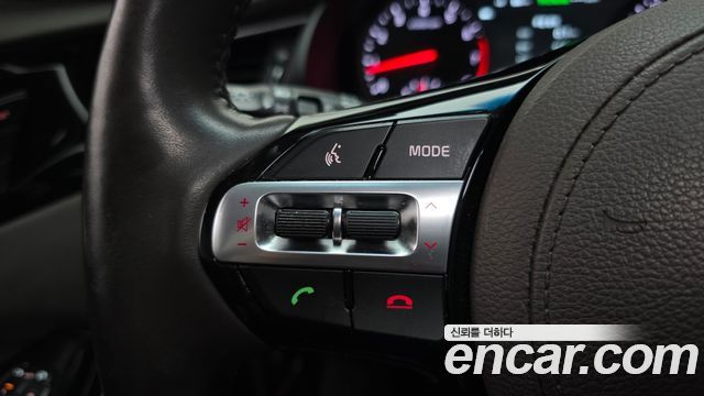 Kia K7 2017 — photo 25