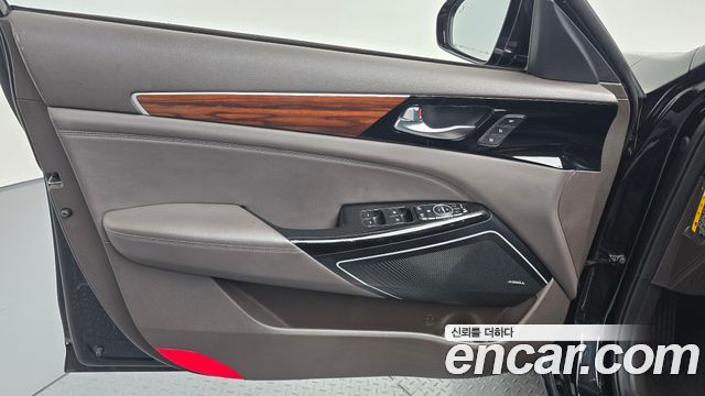 Kia K7 2017 — photo 14