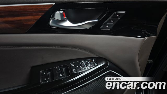 Kia K7 2017 — photo 31
