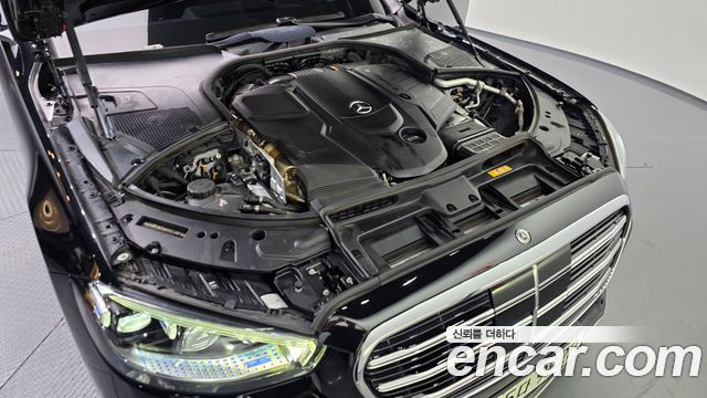Mercedes-Benz S-Class 2021 — photo 6