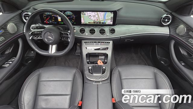 Mercedes-Benz E-Class 2023 — photo 7