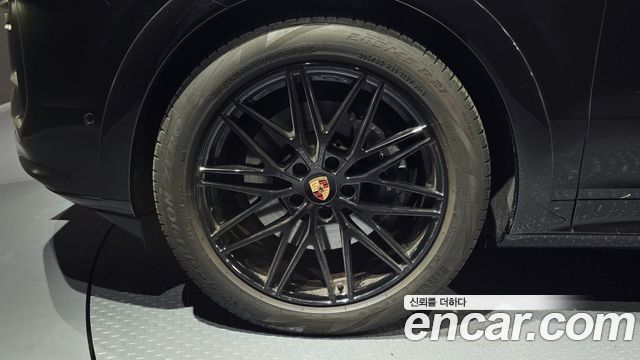 Porsche Cayenne 2025 — photo 5