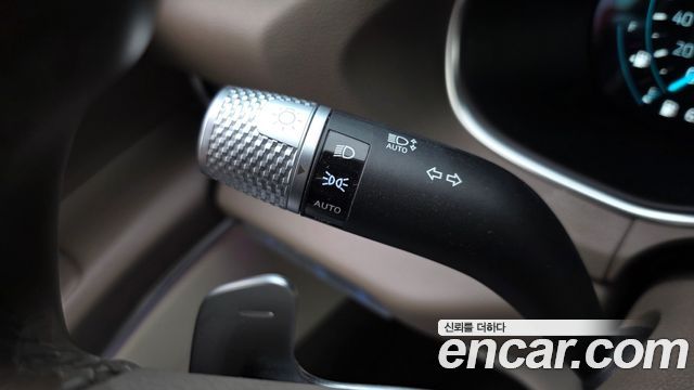 Genesis GV80 2023 — photo 28