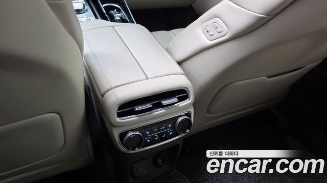 Genesis GV80 2023 — photo 30