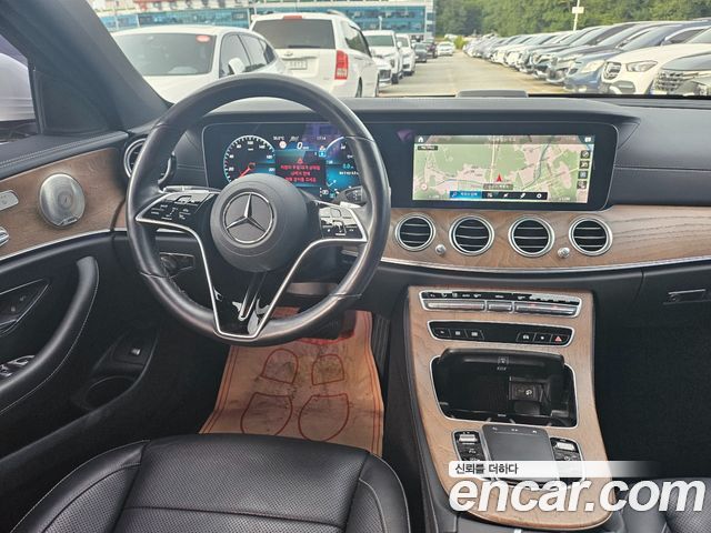 Mercedes-Benz E-Class 2022 — photo 5