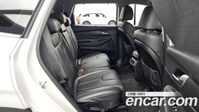 Hyundai Santafe 2022 — photo 18