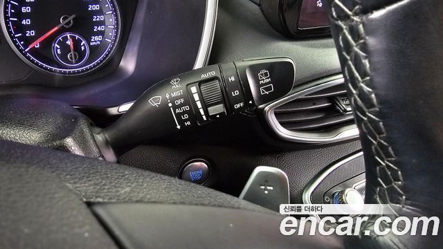 Hyundai Santafe 2022 — photo 27