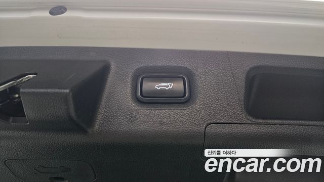 Hyundai Santafe 2022 — photo 32