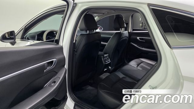 Hyundai Sonata 2021 — photo 16