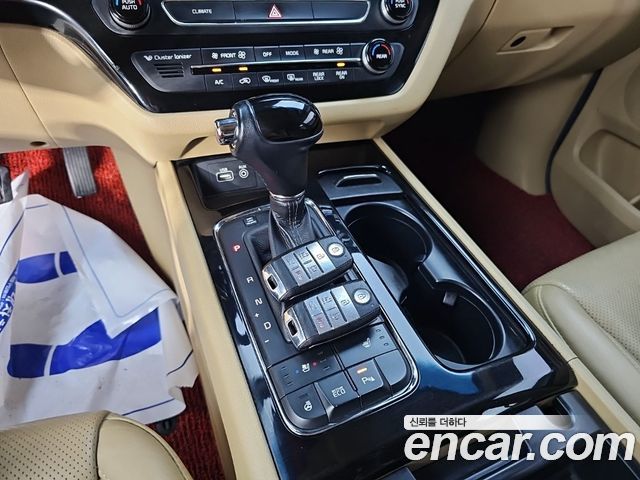 Kia Canival 2016 — photo 8