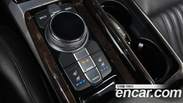 Genesis EQ900 2018 — photo 17