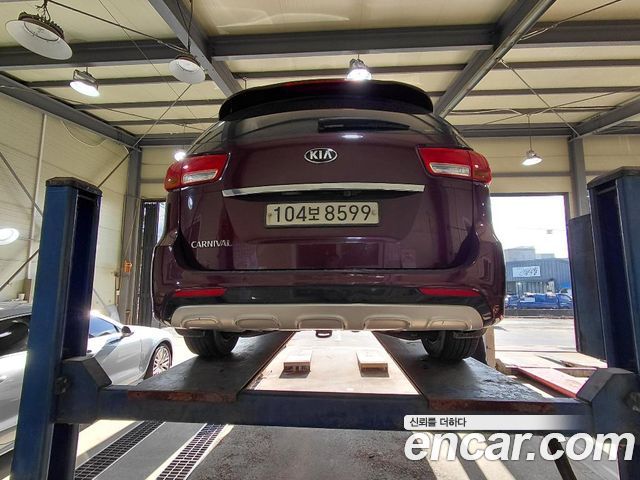 Kia Canival 2018 — photo 2