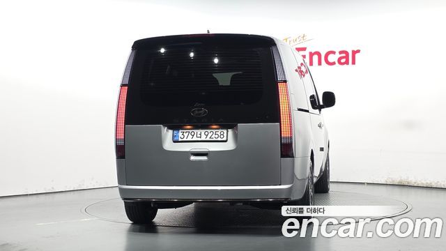 Hyundai Staria 2025 — photo 4