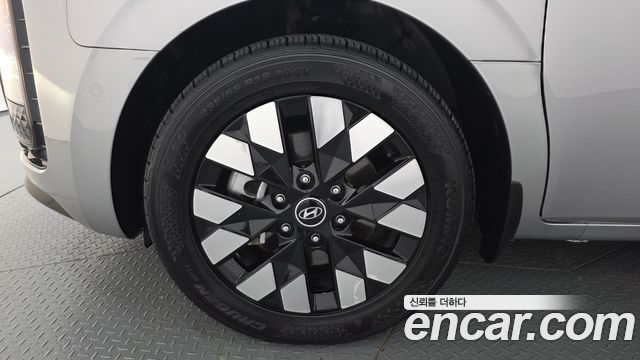 Hyundai Staria 2025 — photo 5