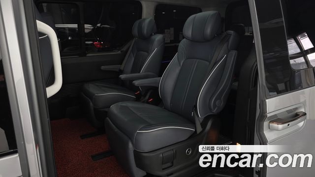 Hyundai Staria 2025 — photo 18
