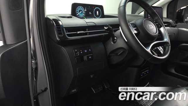 Hyundai Staria 2025 — photo 19