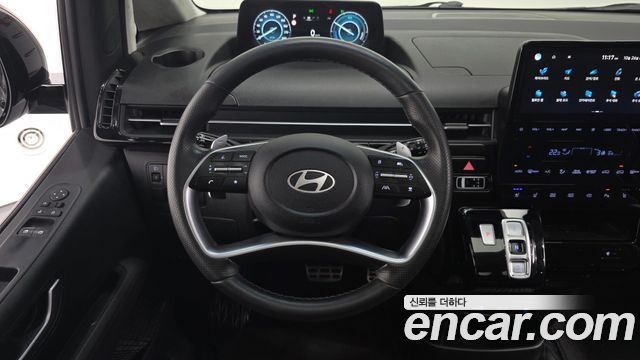 Hyundai Staria 2025 — photo 20
