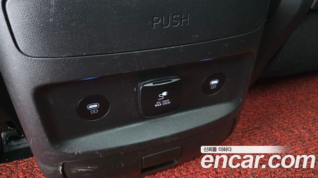 Hyundai Staria 2025 — photo 24