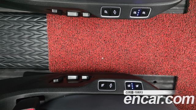 Hyundai Staria 2025 — photo 25
