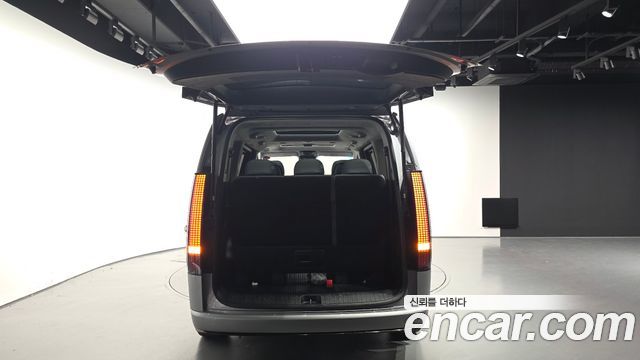Hyundai Staria 2025 — photo 26