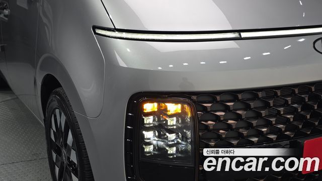 Hyundai Staria 2025 — photo 8