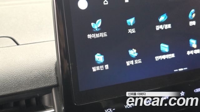 Hyundai Staria 2025 — photo 30