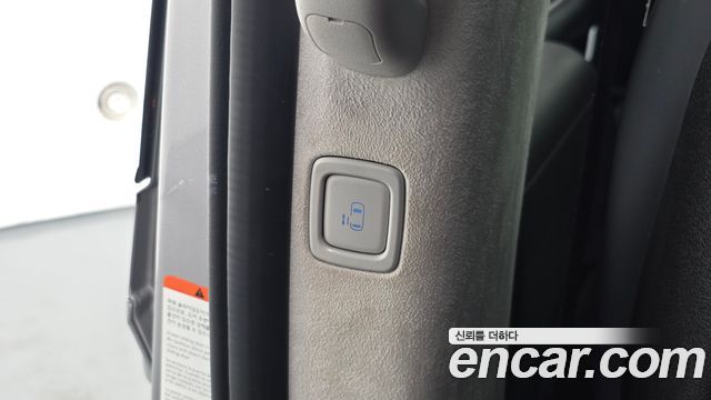 Hyundai Staria 2025 — photo 31