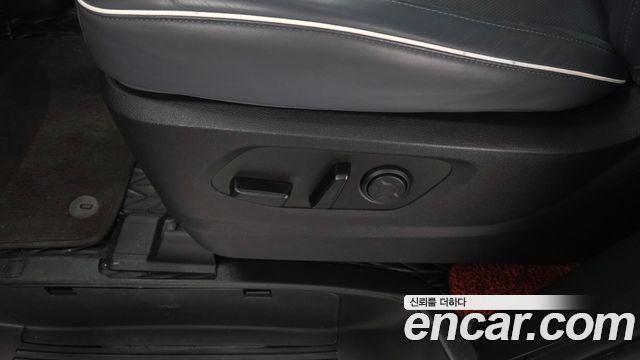 Hyundai Staria 2025 — photo 34