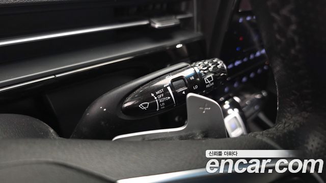 Hyundai Staria 2025 — photo 38