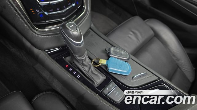 Cadillac CTS 2019 — photo 12